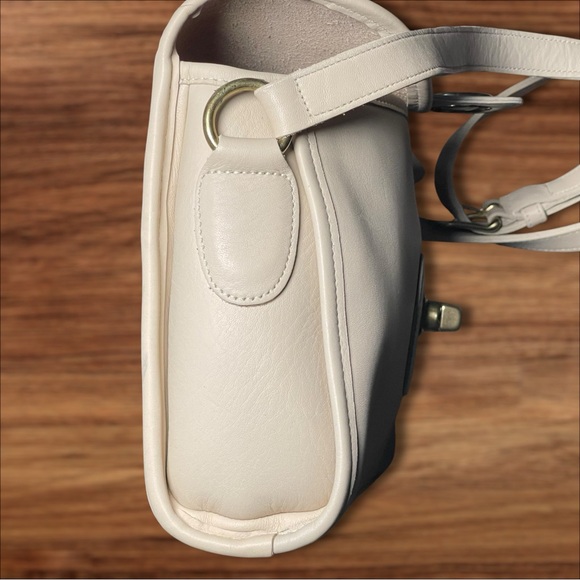 COACH Vintage Devon Shoulder Bag - Bone Glove-tanned Leather - LIKE NEW - Rare - Picture 7 of 14